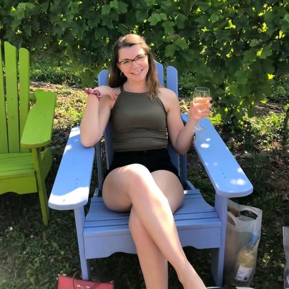 Meet your Posher, Emma - Picture 2 of 2